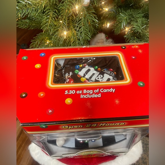 Vintage M&M Candy Dispenser – Late 90s/Early 2000s Collectible! - Picture 2 of 6